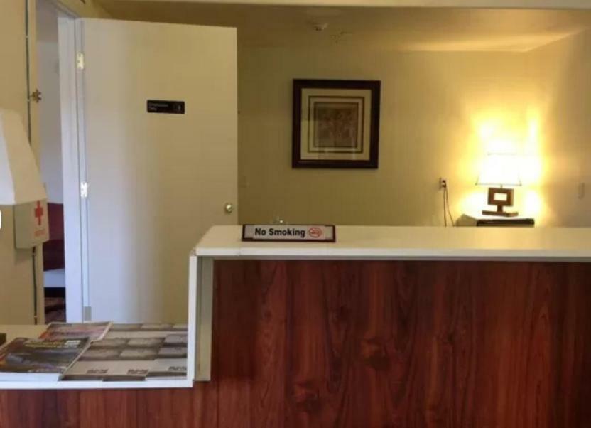 America Inn & Suites Риджкрест Екстериор снимка